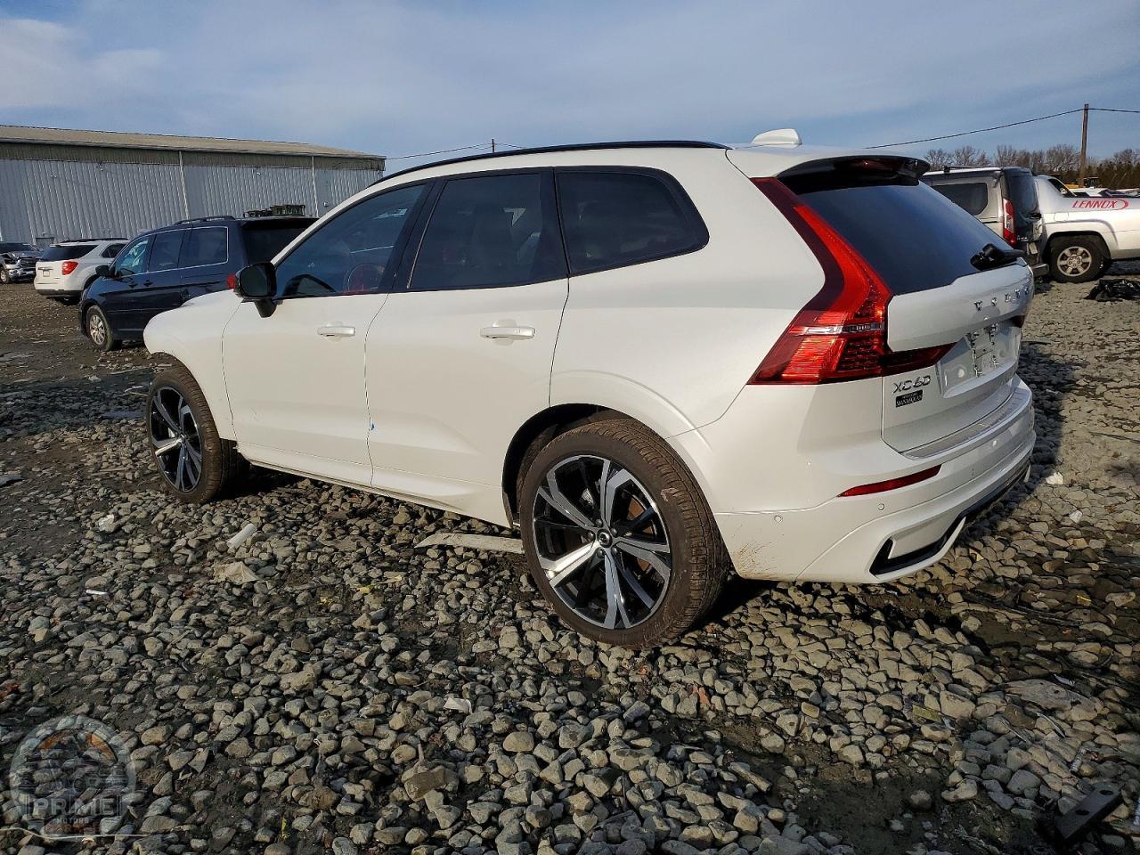2025 VOLVO XC60 — фото 1