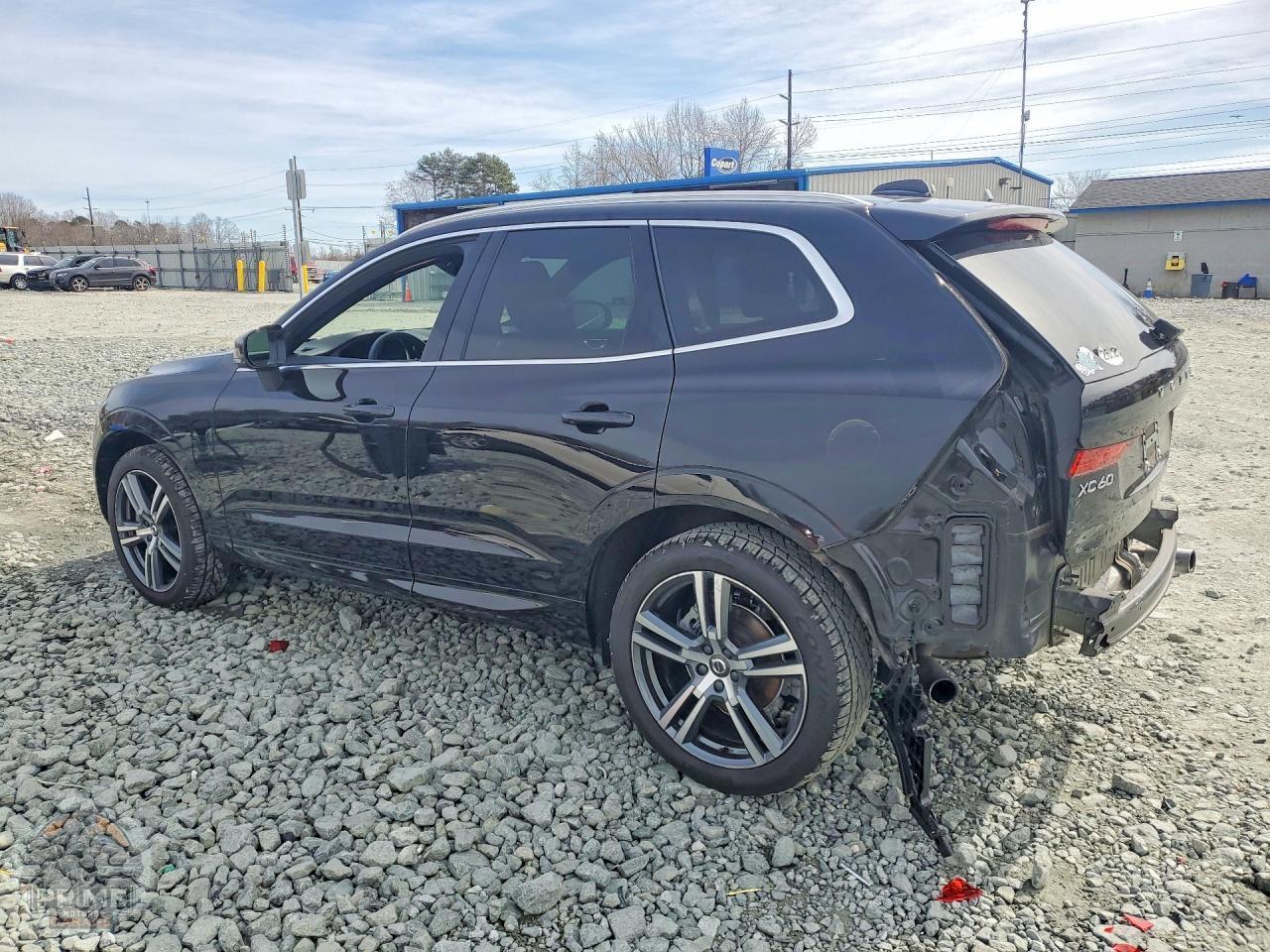 2021 VOLVO XC60 — фото 2