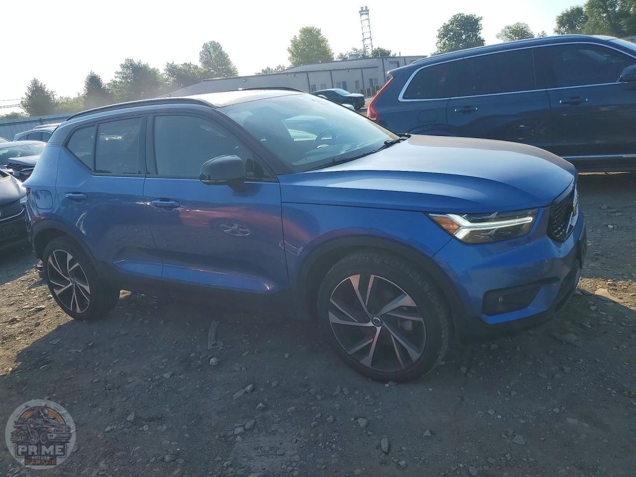 2020 VOLVO XC40 — фото 4