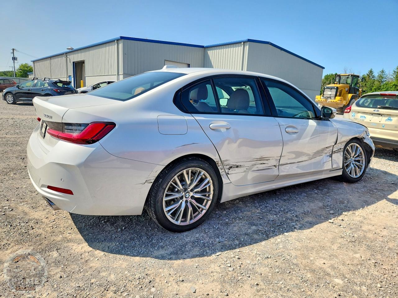 2023 BMW 3 SERIES — фото 3