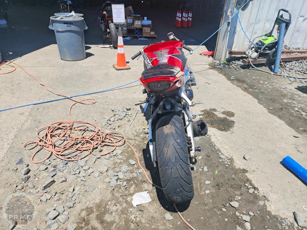 2011 HONDA CBR1000 — фото 4