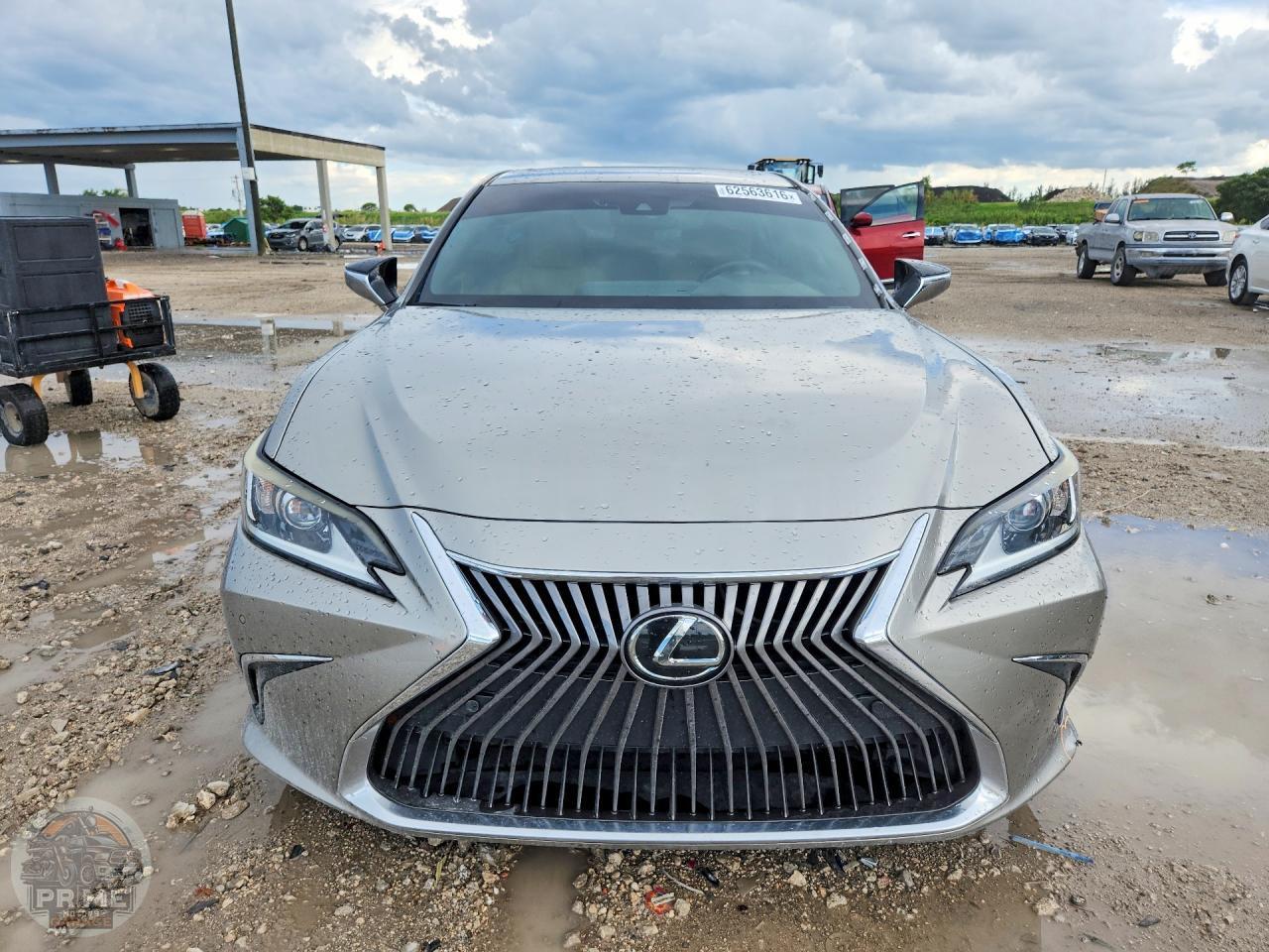 2021 LEXUS ES — фото 5