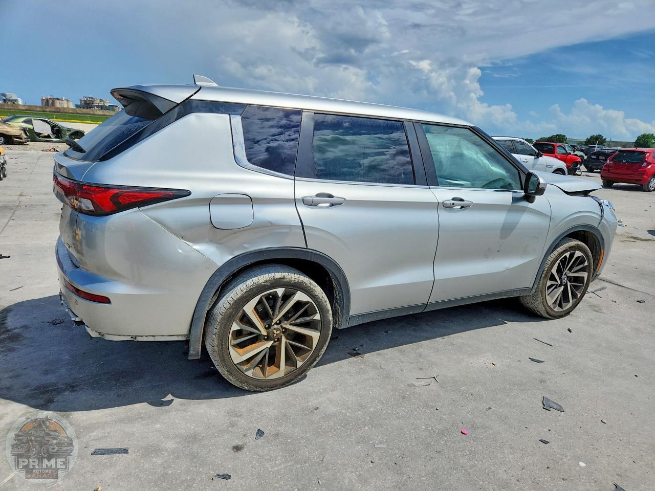 2022 MITSUBISHI OUTLANDER — фото 3