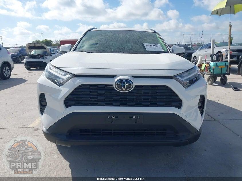 2025 TOYOTA RAV4 HYBRID XLE — фото 12