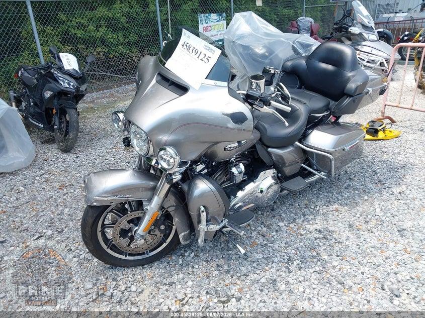 2017 HARLEY-DAVIDSON FLHTCU (ULTRA CLASSIC ELECTRA GLIDE) ULTRA CLASSIC ELECTRA GLD — фото 2