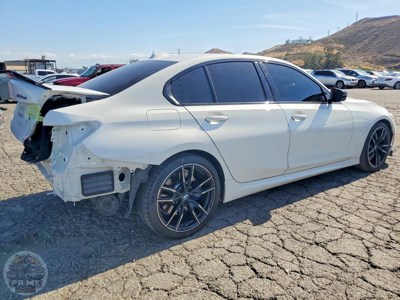 2023 BMW 3 SERIES — фото 3