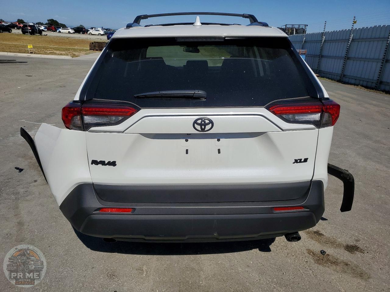 2025 TOYOTA RAV4 — фото 11