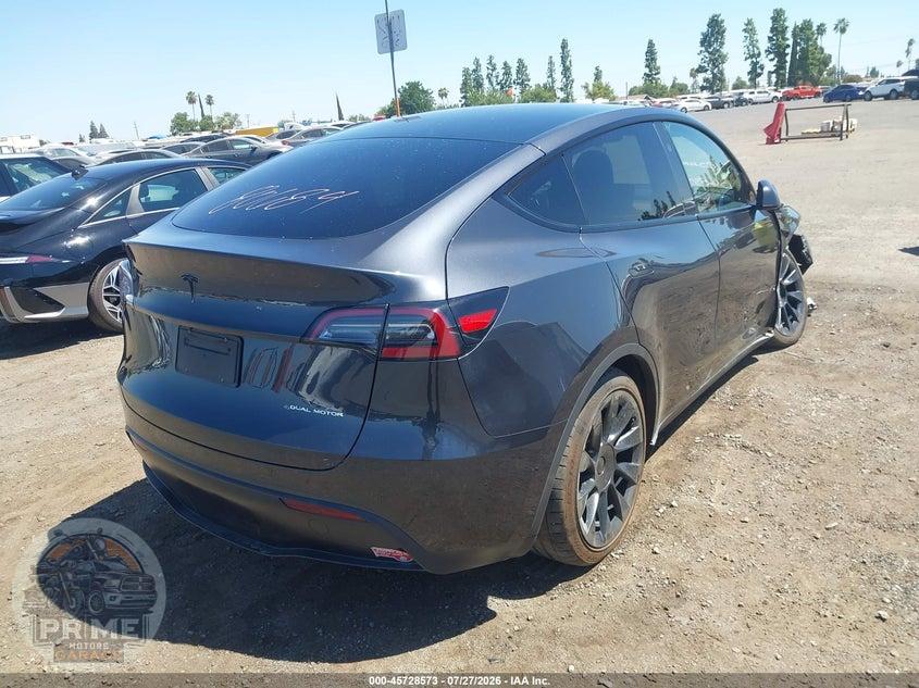 2024 TESLA MODEL Y LONG RANGE DUAL MOTOR ALL-WHEEL DRIVE — фото 4