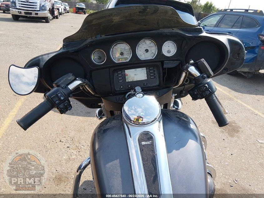 2015 HARLEY-DAVIDSON FLHX (STREET GLIDE) STREET GLIDE — фото 14