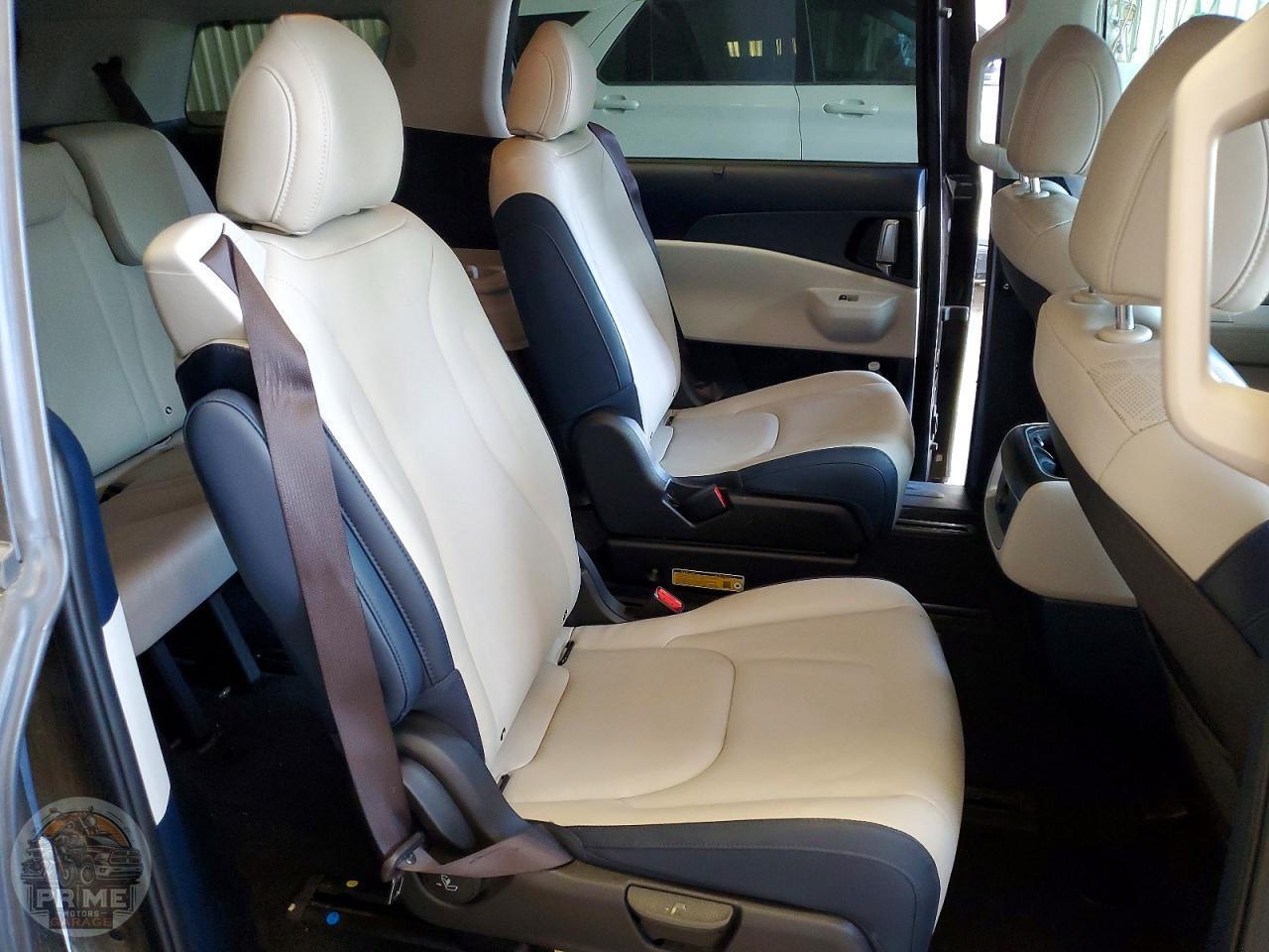 2025 KIA CARNIVAL — фото 11