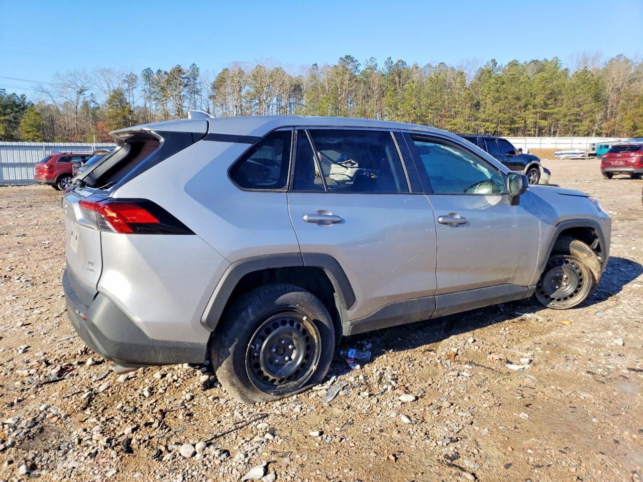 2022 TOYOTA RAV4 — фото 3
