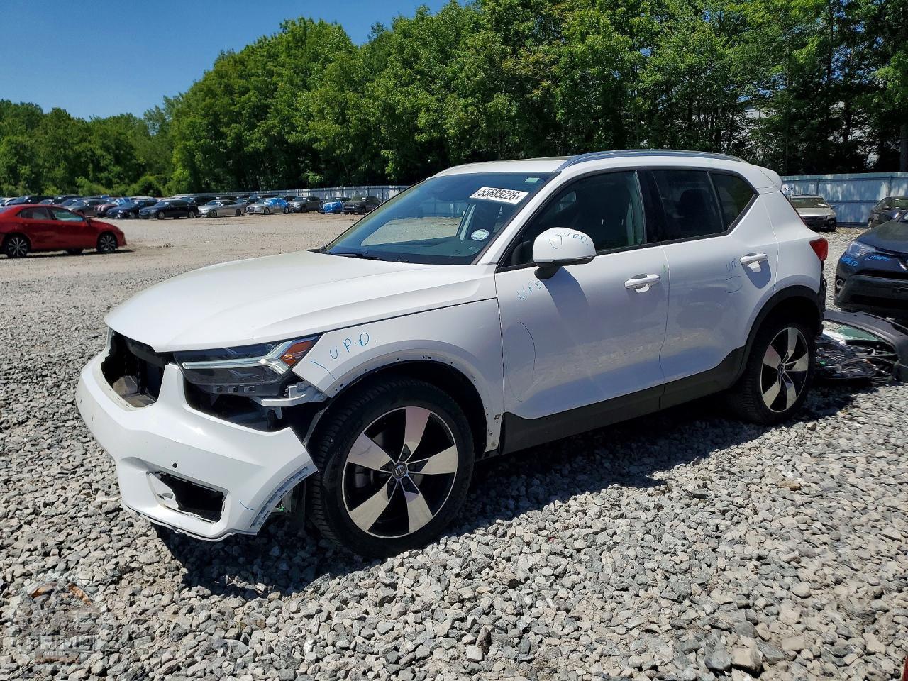 2020 VOLVO XC40 — фото 1