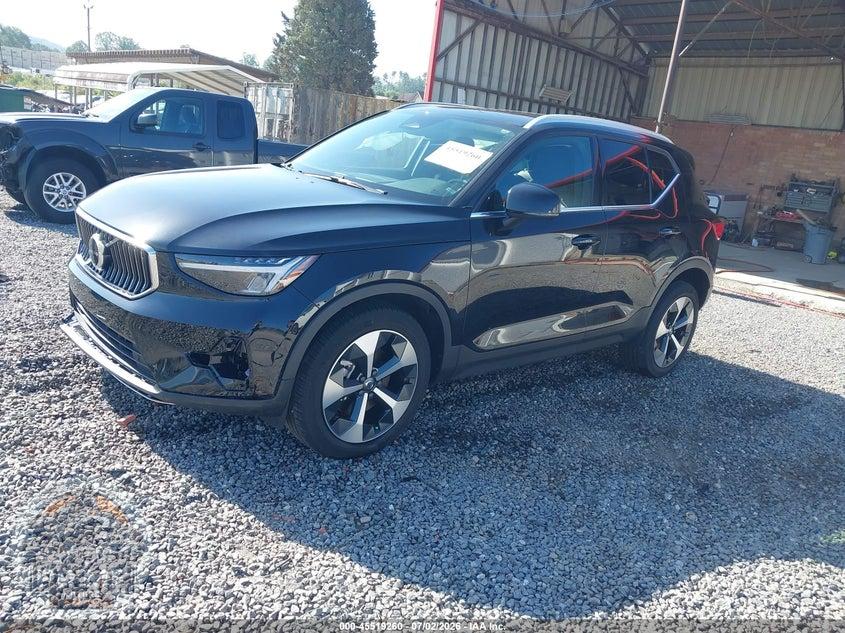 2025 VOLVO XC40 B5 CORE BRIGHT THEME — фото 2