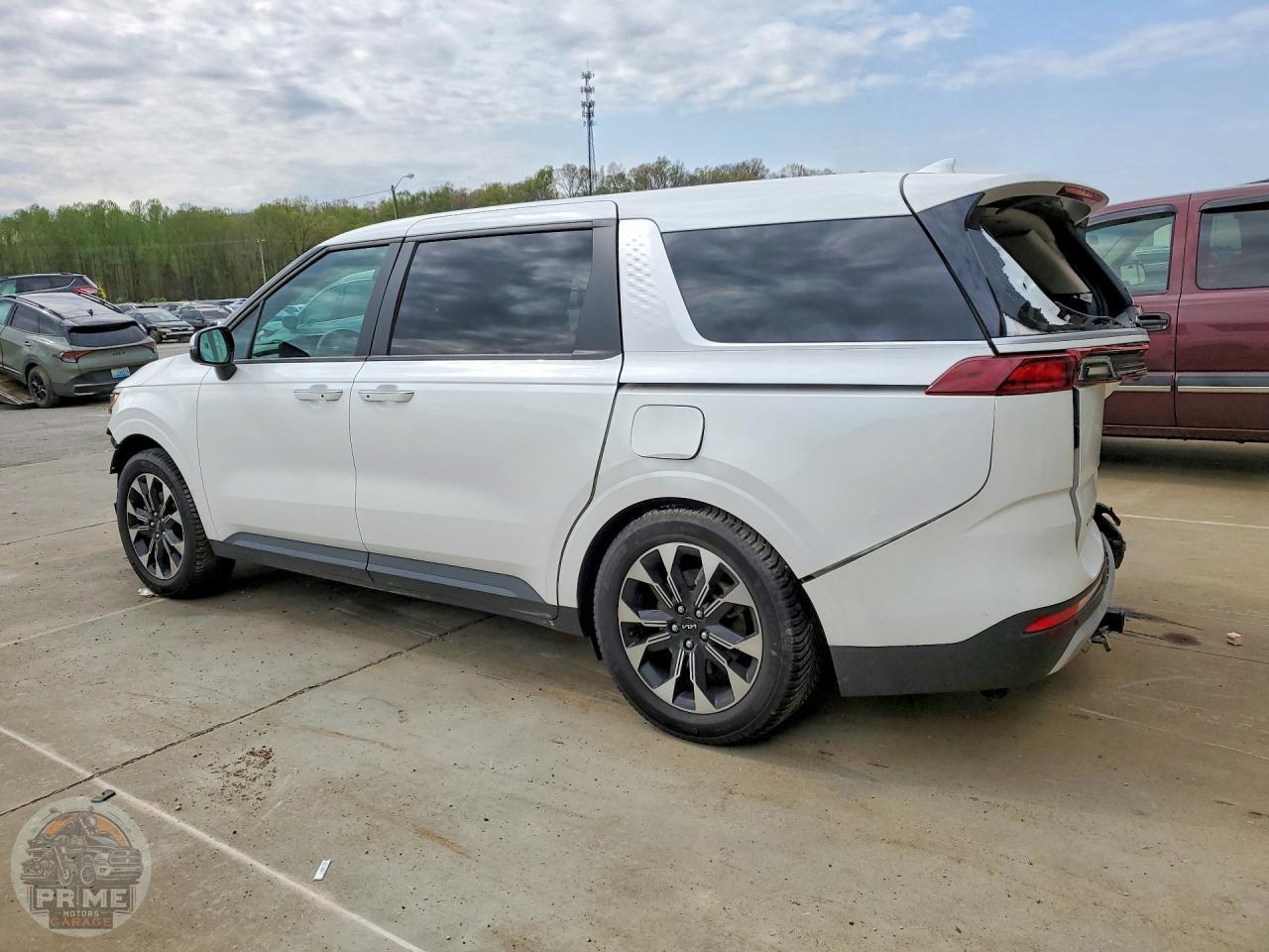 2023 KIA CARNIVAL — фото 2