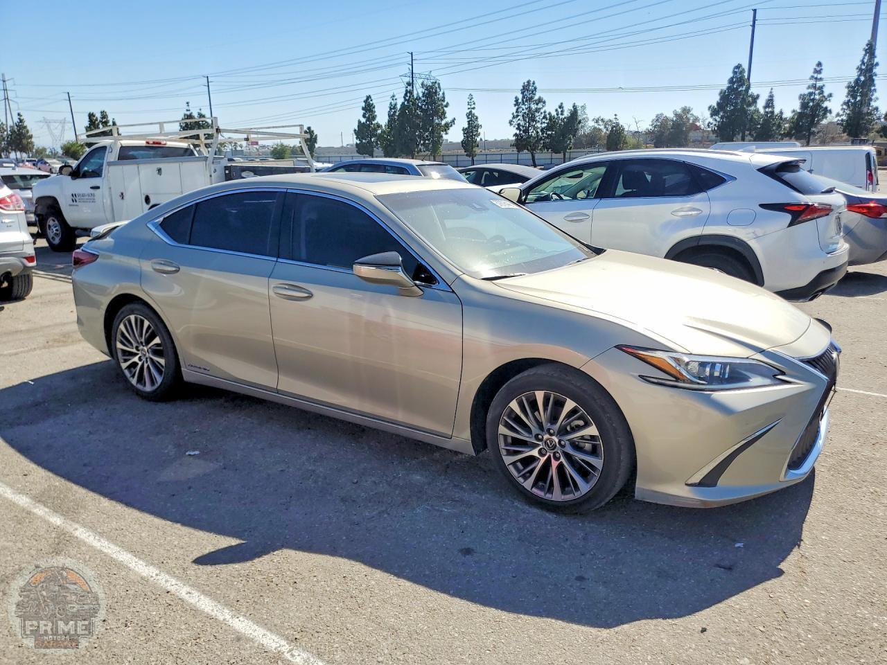 2020 LEXUS ES — фото 4