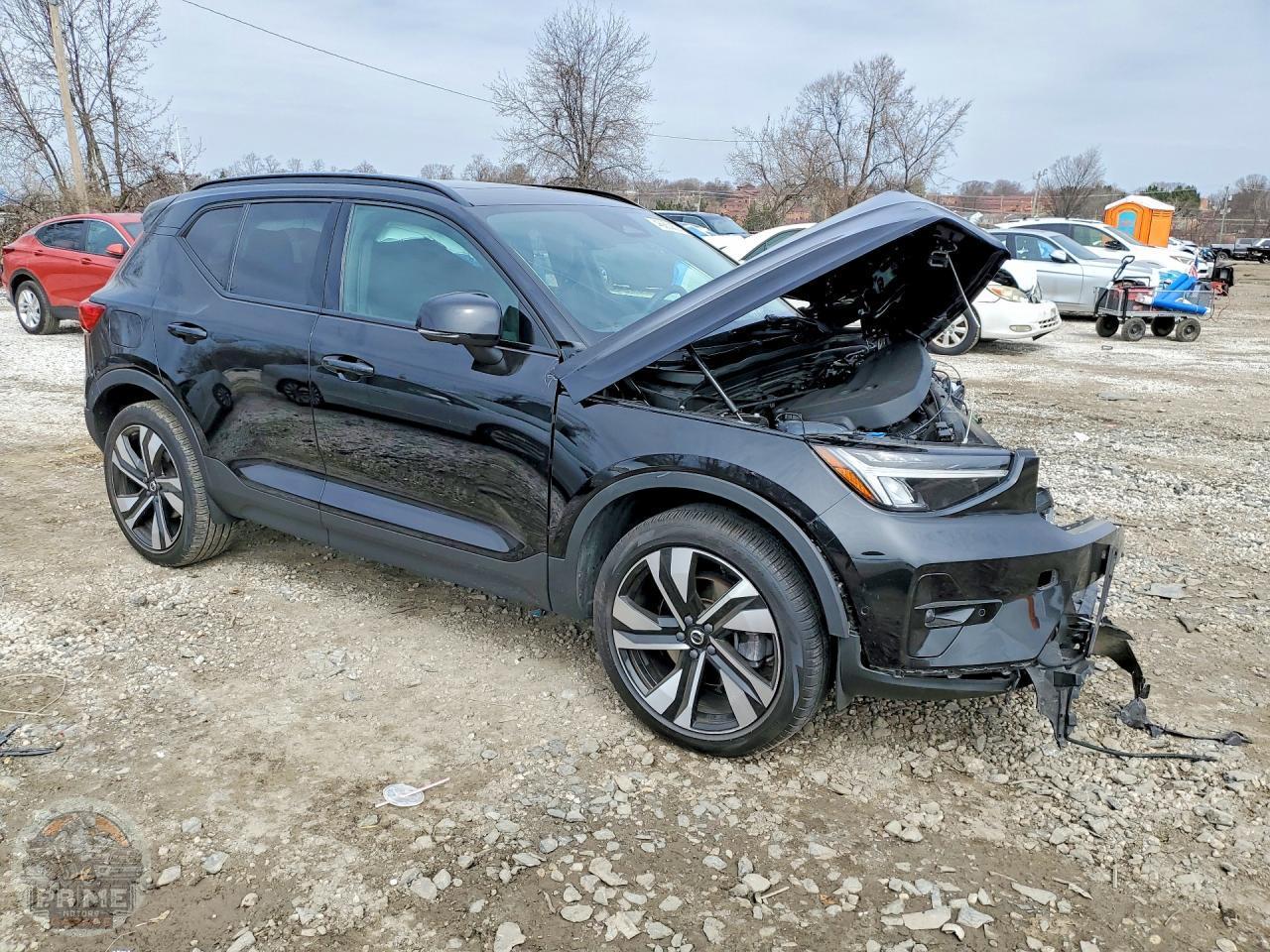 2023 VOLVO XC40 — фото 4