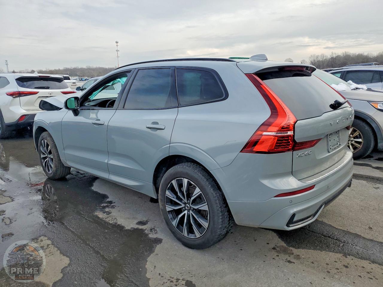 2025 VOLVO XC60 — фото 2