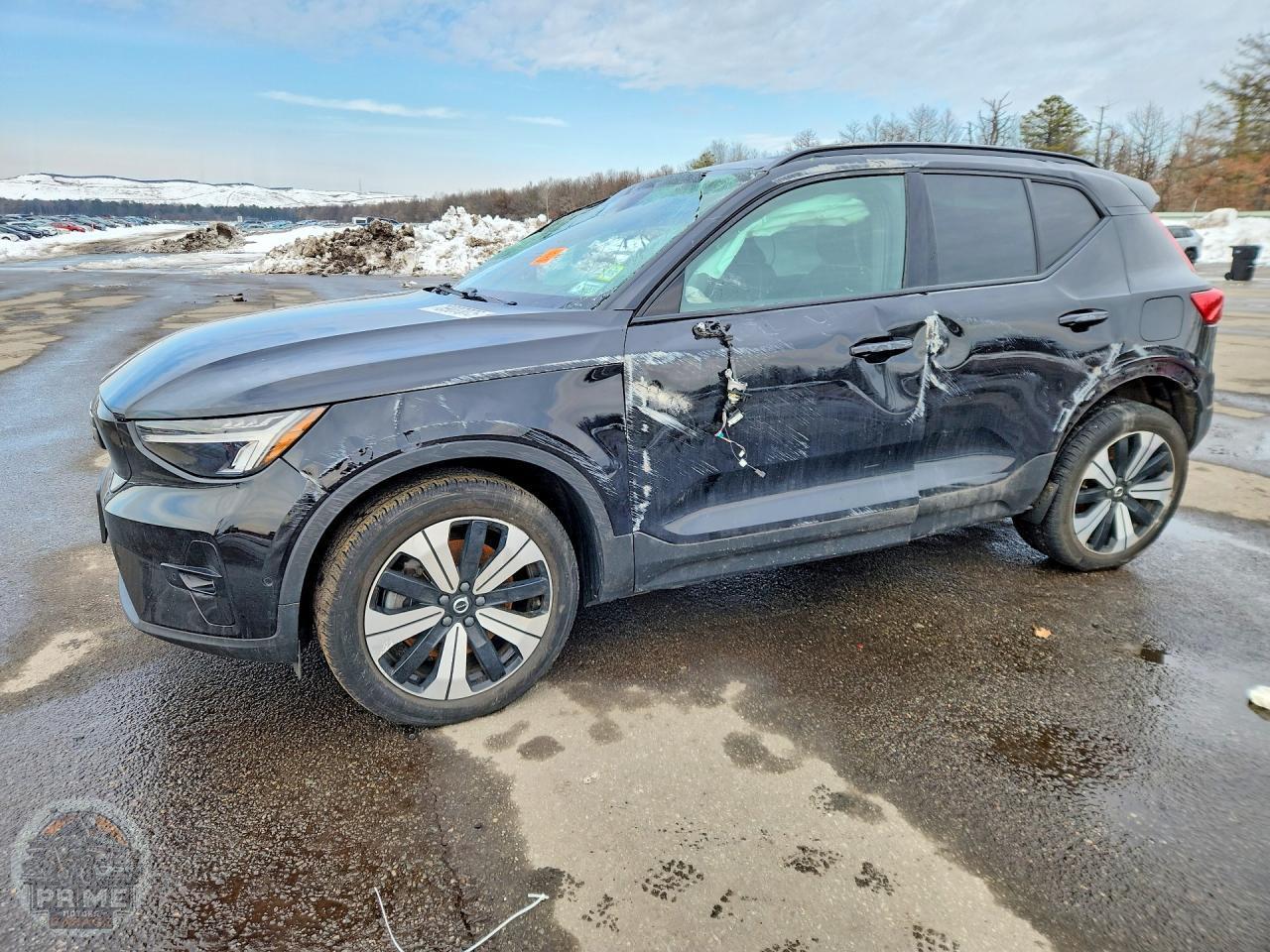 2023 VOLVO XC40 — фото 1