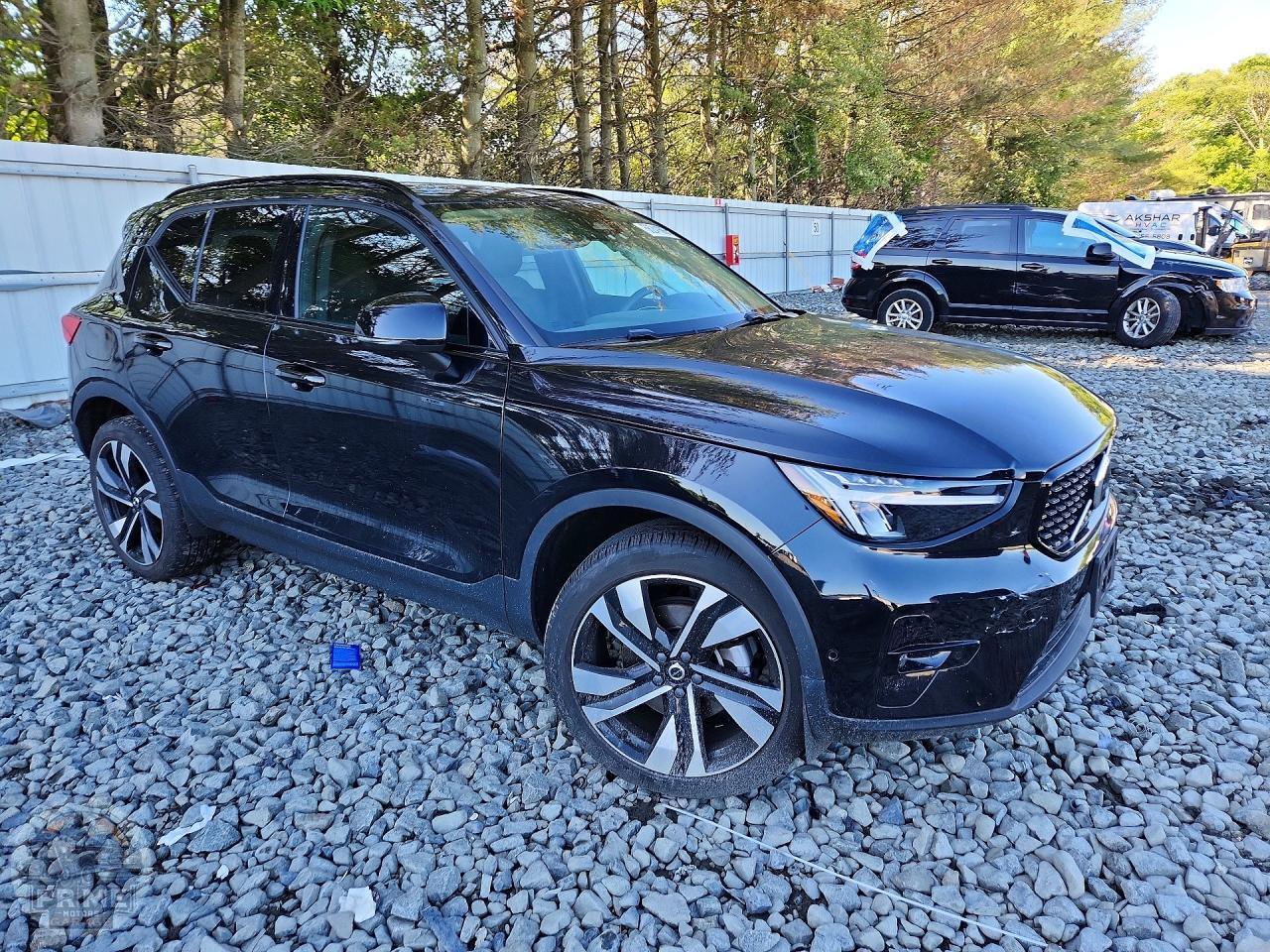 2024 VOLVO XC40 — фото 4
