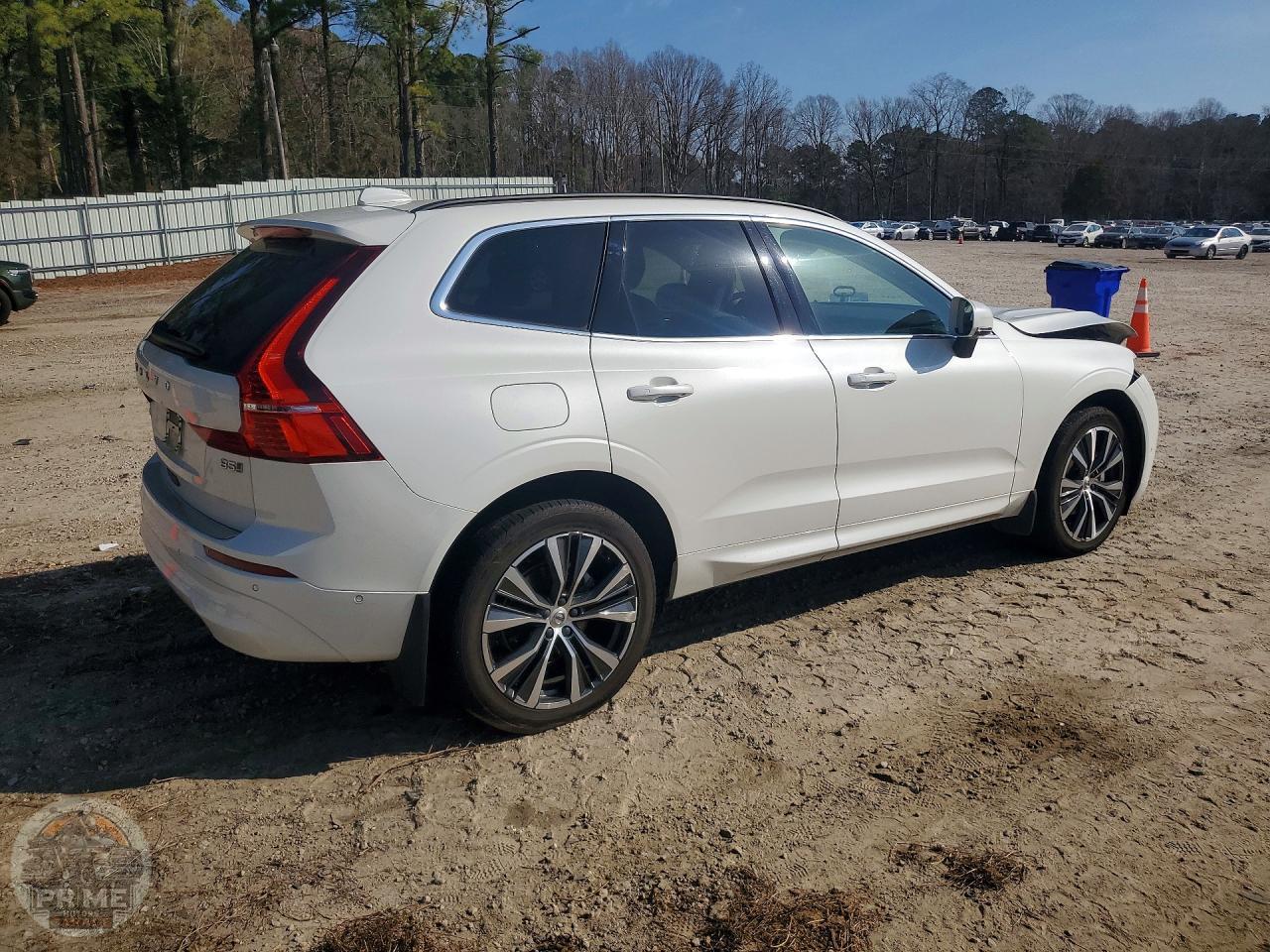 2022 VOLVO XC60 — фото 3