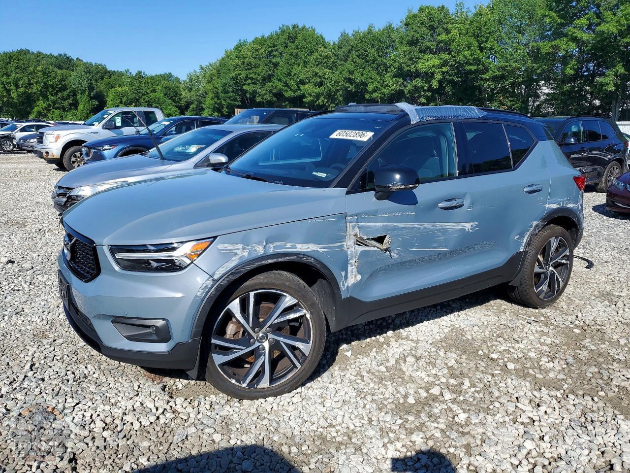 2020 VOLVO XC40 — фото 1