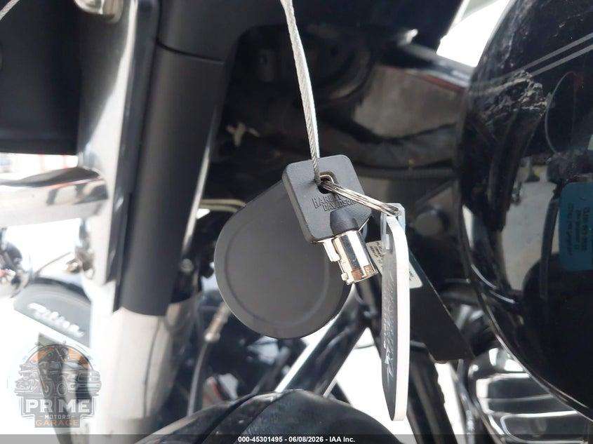 2017 HARLEY-DAVIDSON FLHTCU (ULTRA CLASSIC ELECTRA GLIDE) ULTRA CLASSIC ELECTRA GLD — фото 11