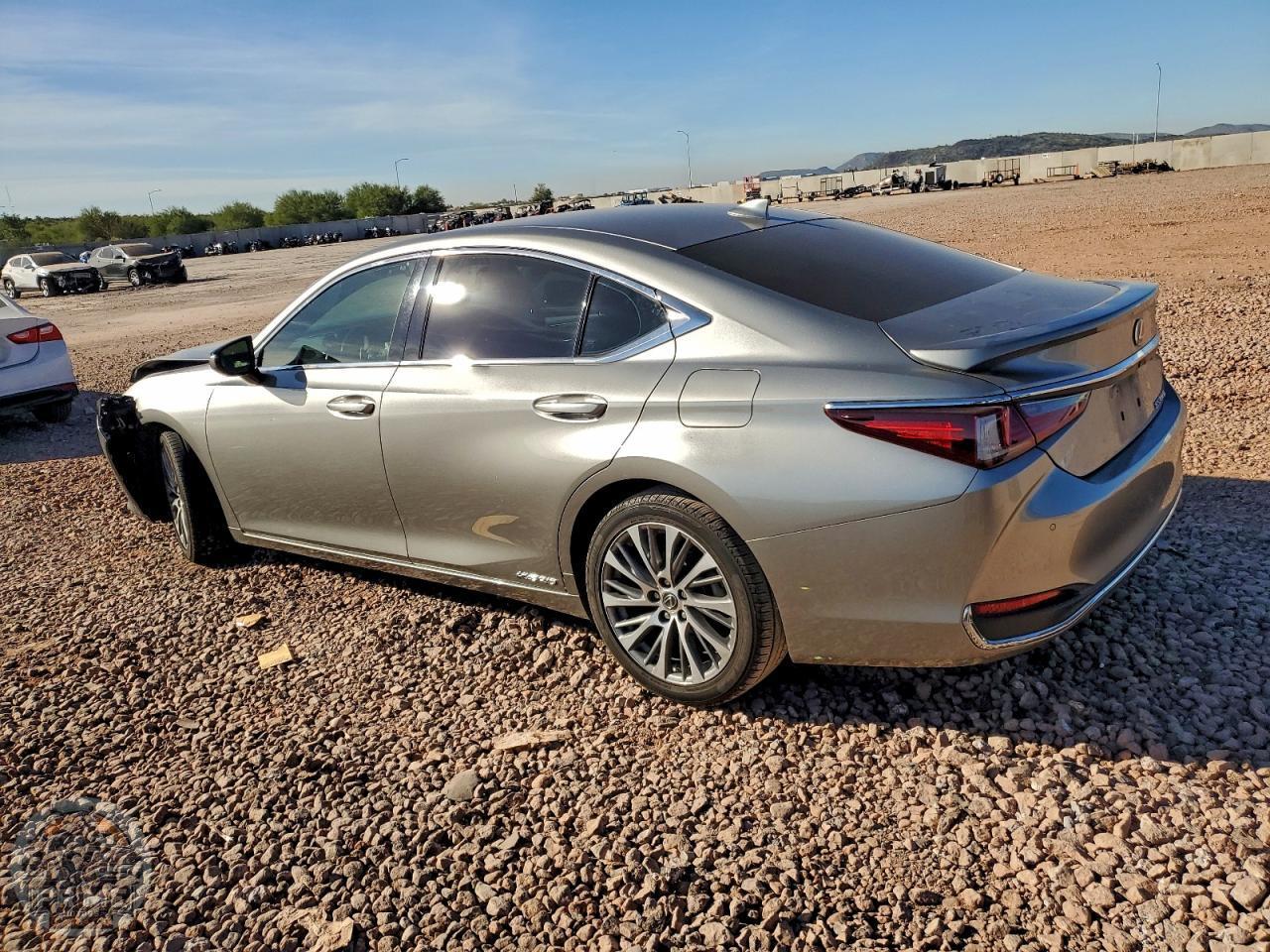 2020 LEXUS ES — фото 2