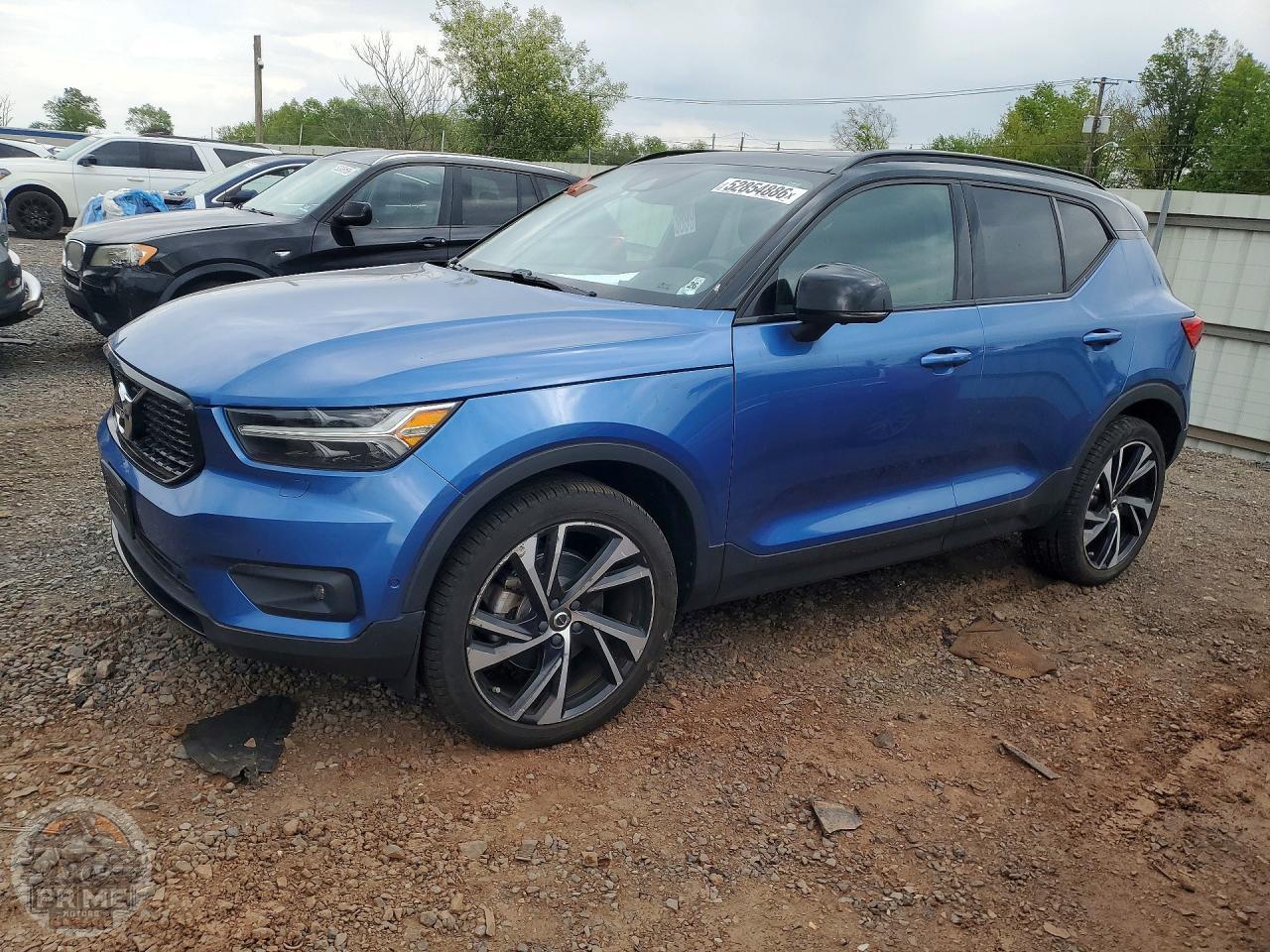 2021 VOLVO XC40 — фото 1