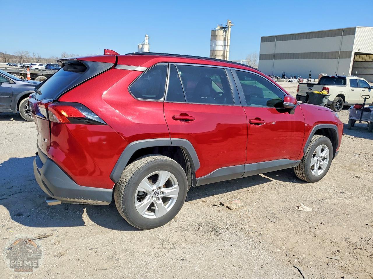 2020 TOYOTA RAV4 — фото 3