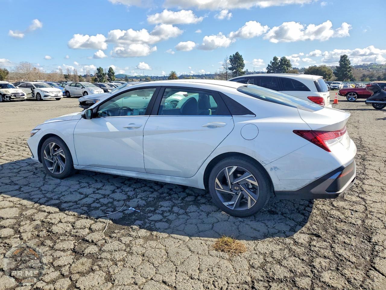 2025 HYUNDAI ELANTRA — фото 2