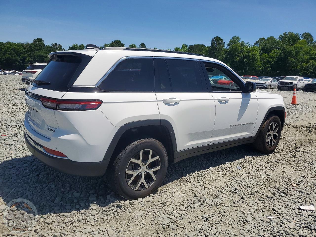 2024 JEEP GRAND CHEROKEE — фото 3