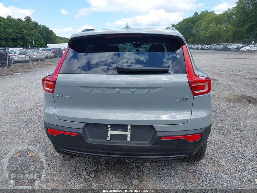 2026 VOLVO XC40 PLUS, B5 AWD GAS (MILD HYBRID), DARK — фото 16