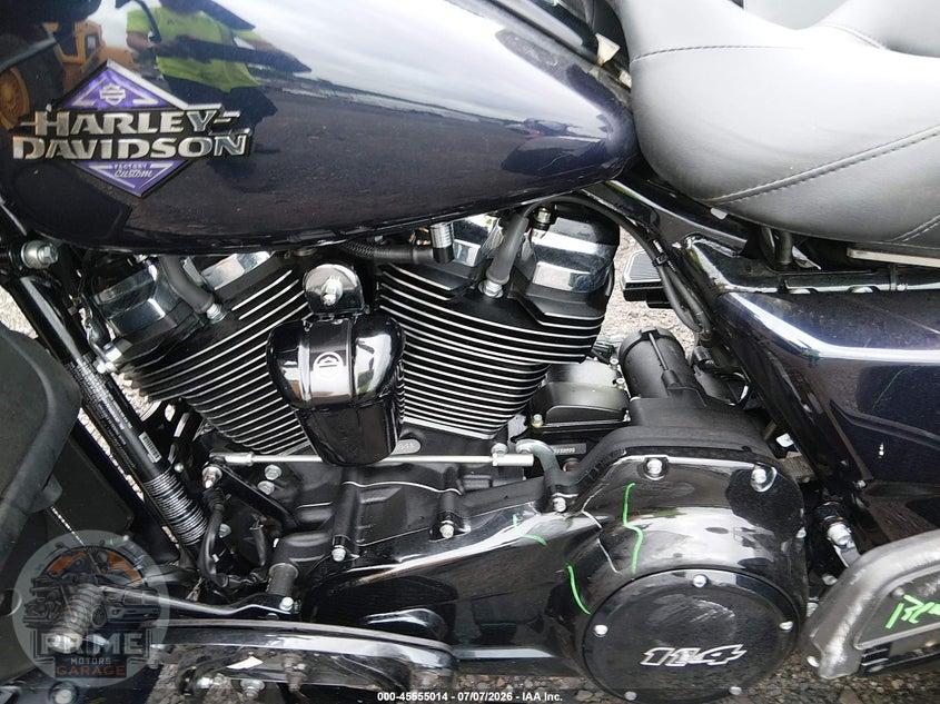 2025 HARLEY-DAVIDSON FLHTCUTG (TRI GLIDE ULTRA CLASSIC) — фото 9