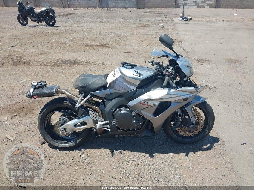 2006 HONDA CBR1000 RR — фото 12