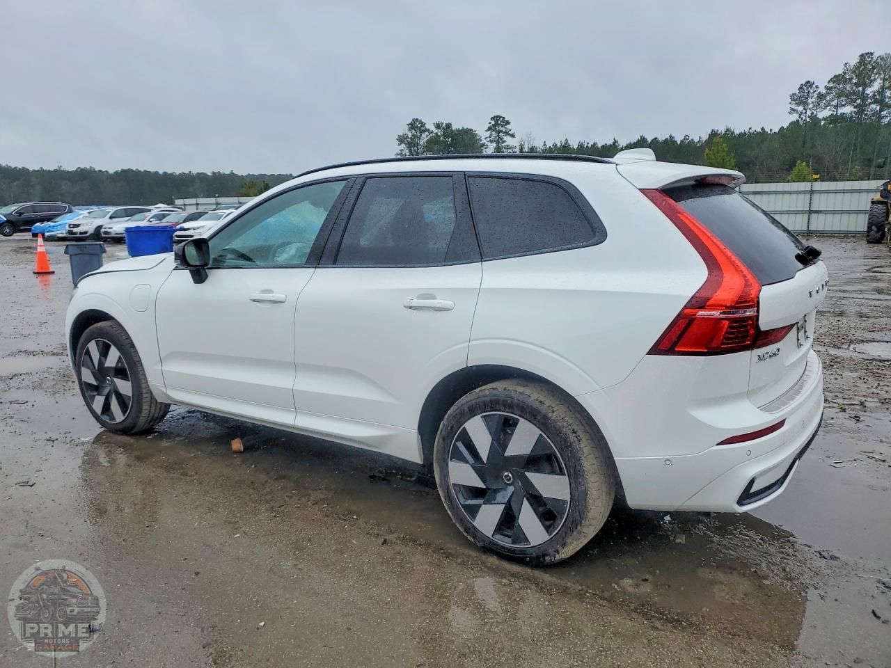 2025 VOLVO XC60 — фото 2