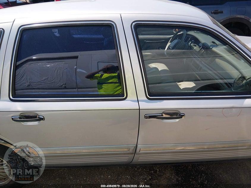 1996 LINCOLN TOWN CAR SGN/DMND ANV/CYPRESS/JN — фото 13
