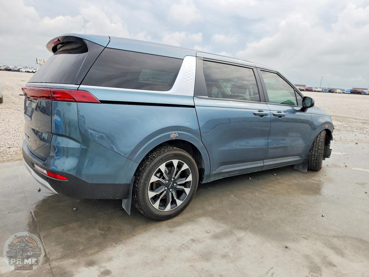 2022 KIA CARNIVAL — фото 3