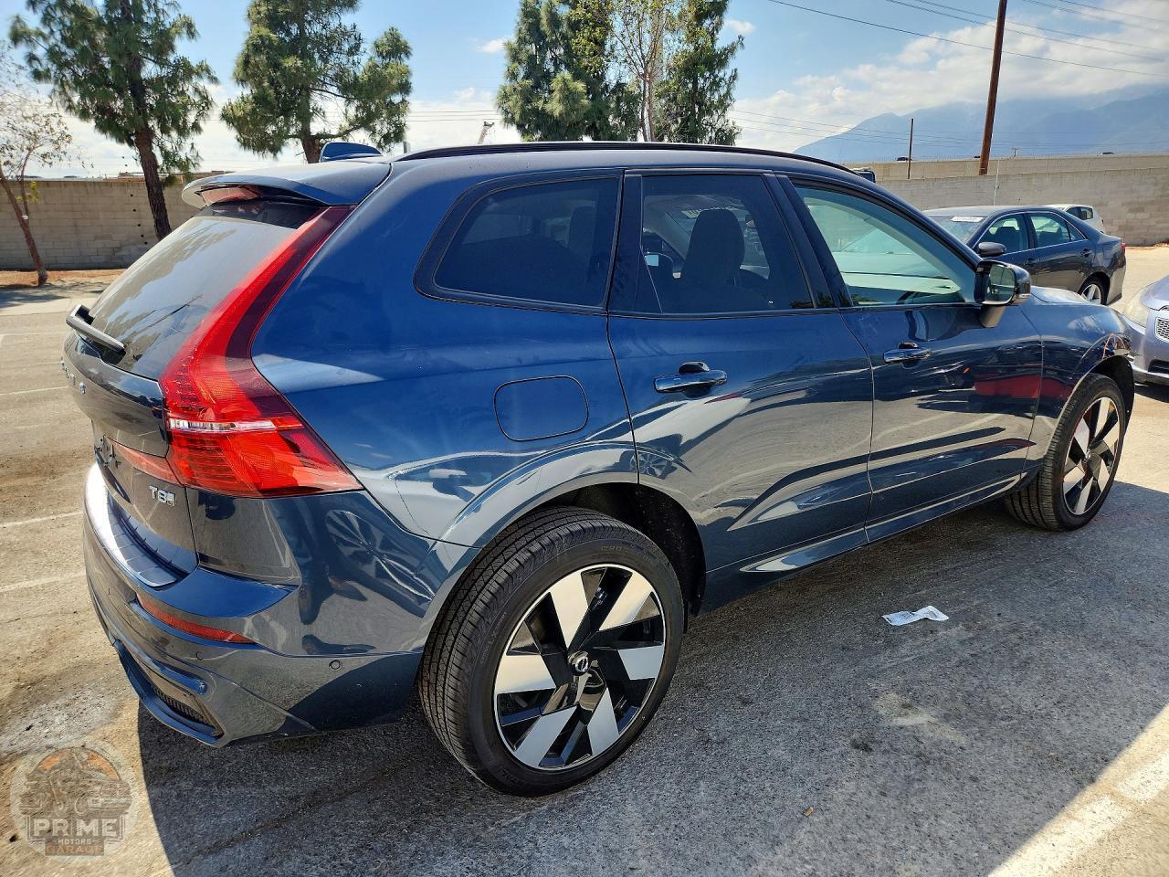 2025 VOLVO XC60 — фото 6
