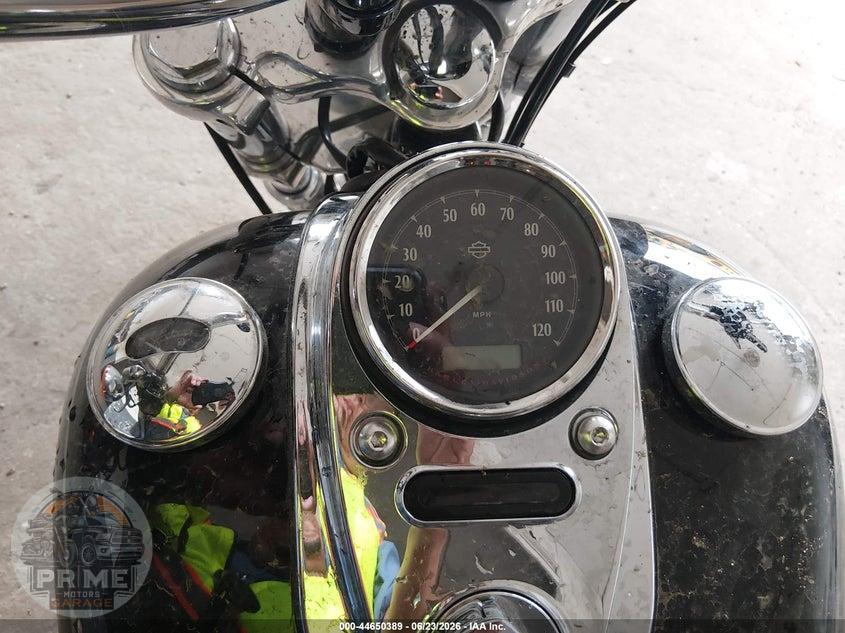 2017 HARLEY-DAVIDSON FXDWG (DYNA WIDE GLIDE) DYNA WIDE GLIDE — фото 7