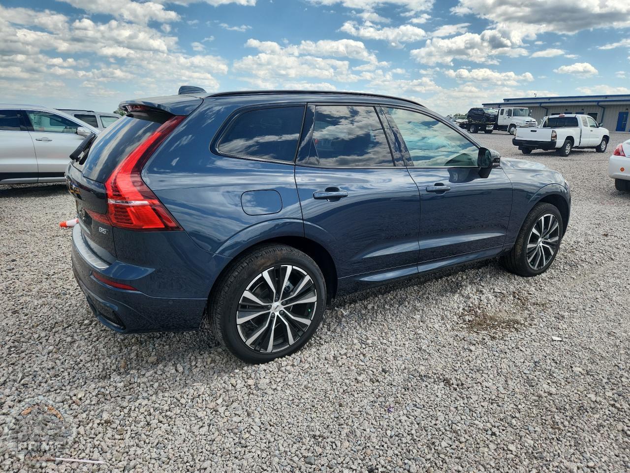 2025 VOLVO XC60 — фото 3