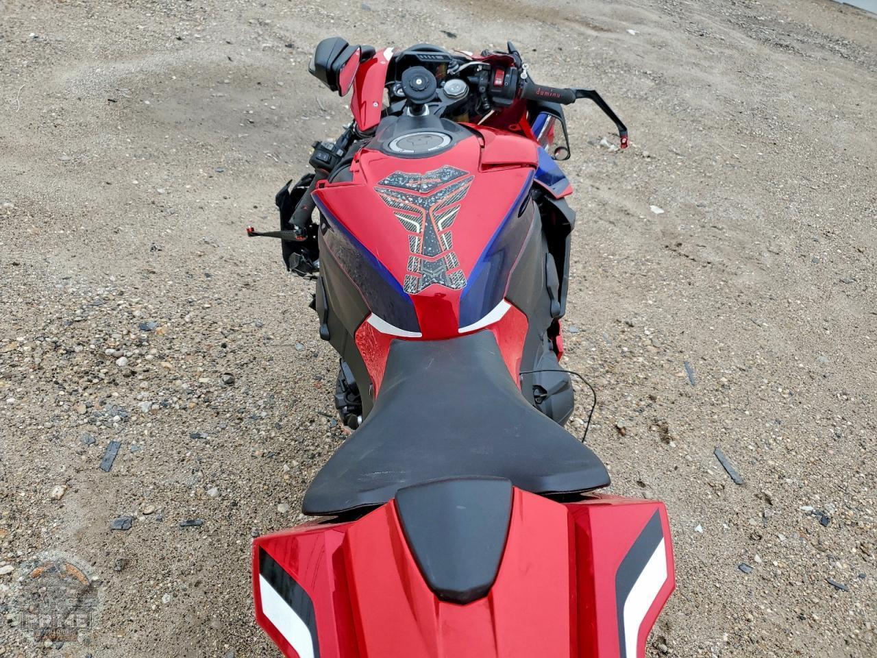 2019 HONDA CBR1000 — фото 6
