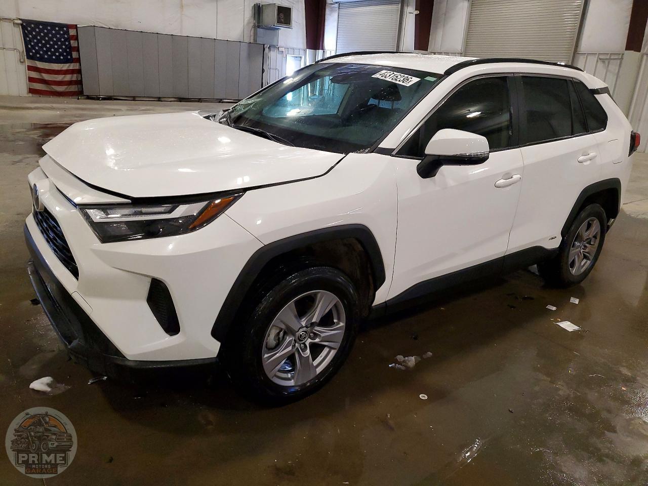 2025 TOYOTA RAV4 — фото 1