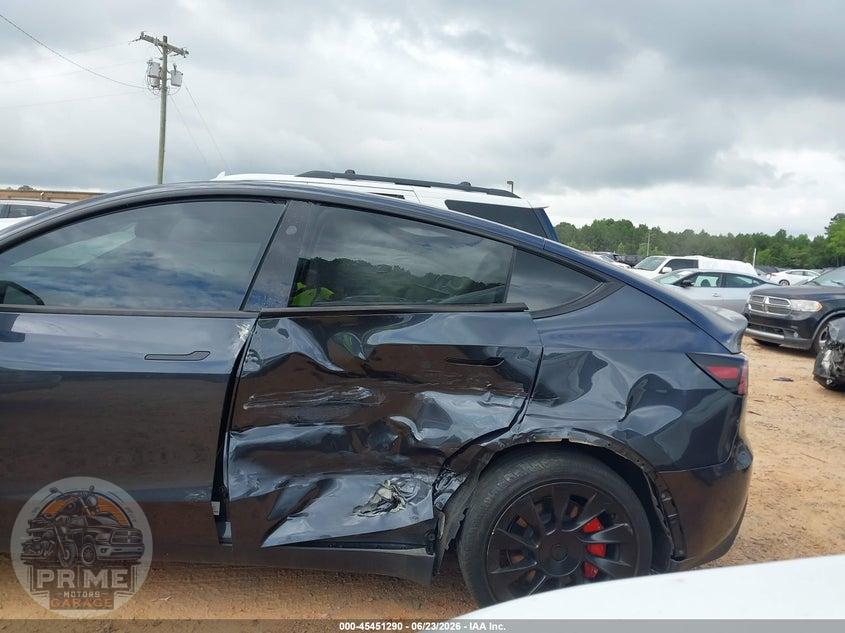 2024 TESLA MODEL Y LONG RANGE DUAL MOTOR ALL-WHEEL DRIVE — фото 6