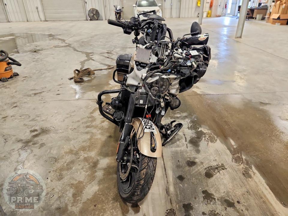 2022 INDIAN MOTORCYCLE CO. CHALLENGER — фото 2