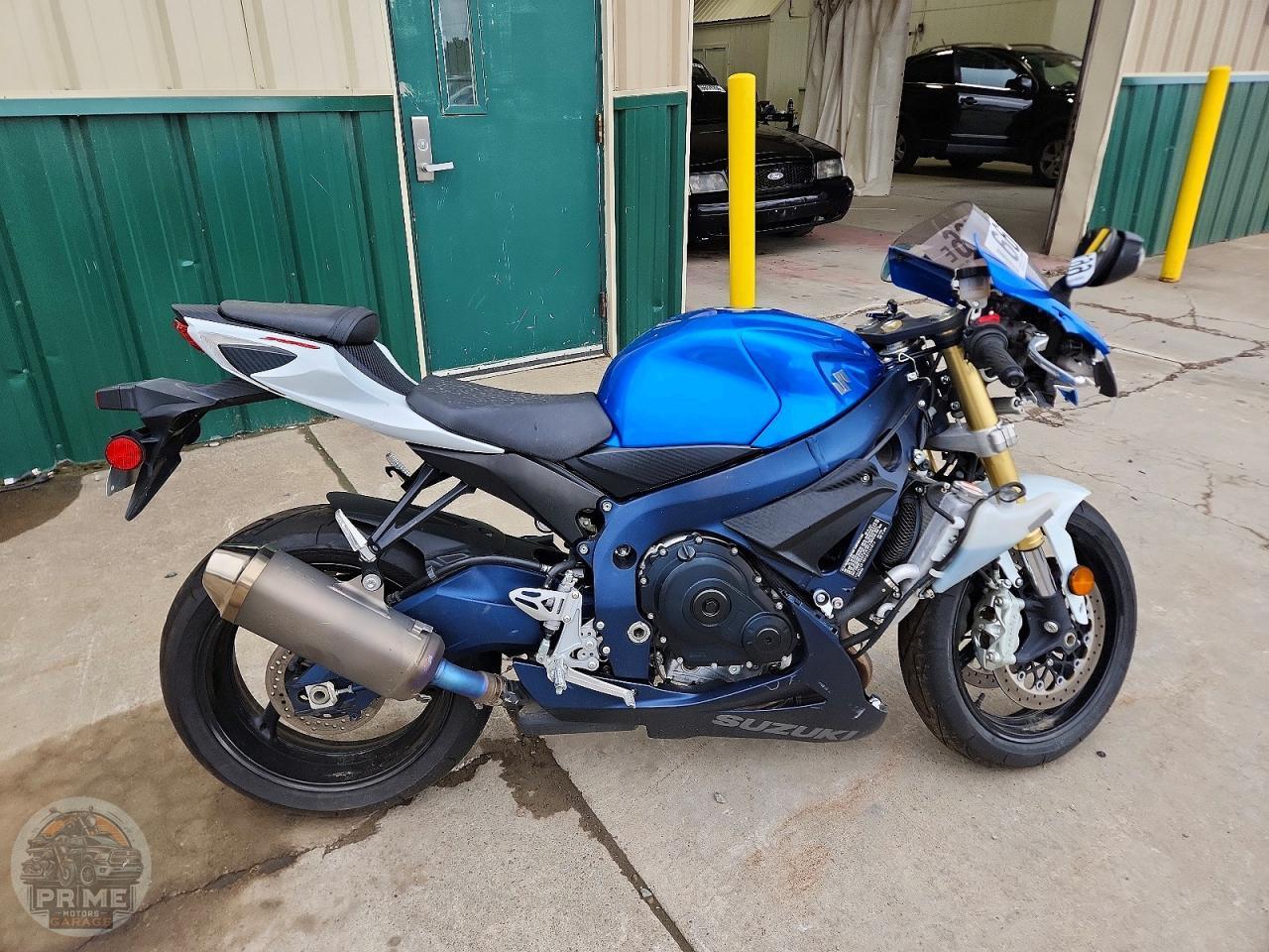 2011 SUZUKI GSX750 — фото 1