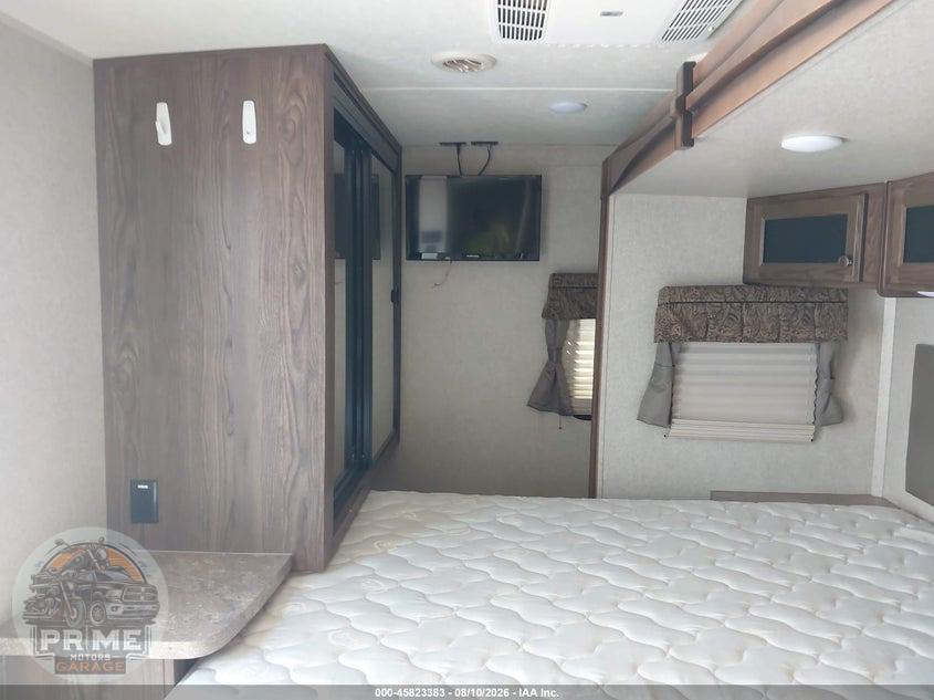 2017 ROCKWOOD SIGNATURE ULTRA LITE — фото 6