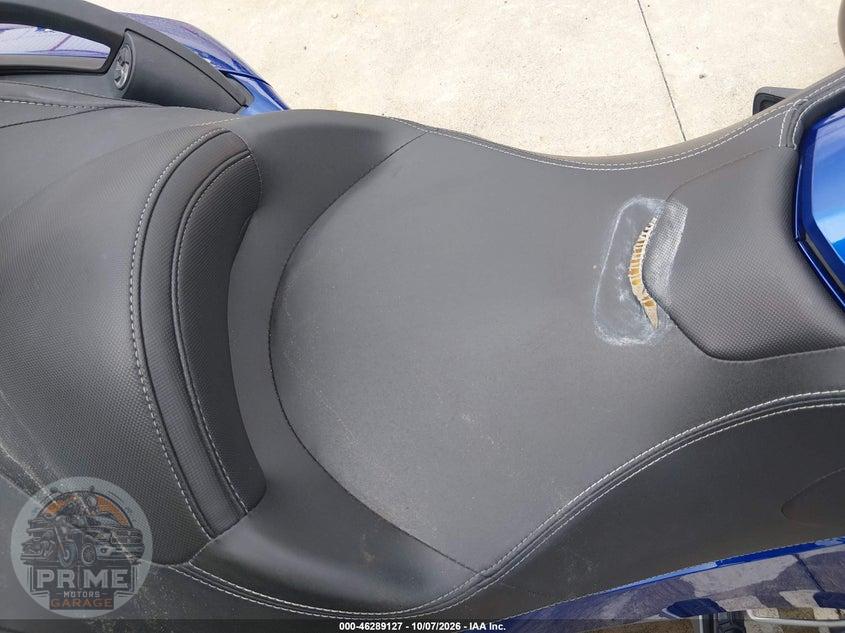 2012 CAN-AM SPYDER ROADSTER RT — фото 16