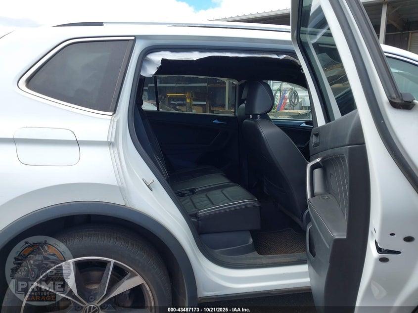 2022 VOLKSWAGEN TIGUAN 2.0T SEL R-LINE — фото 8