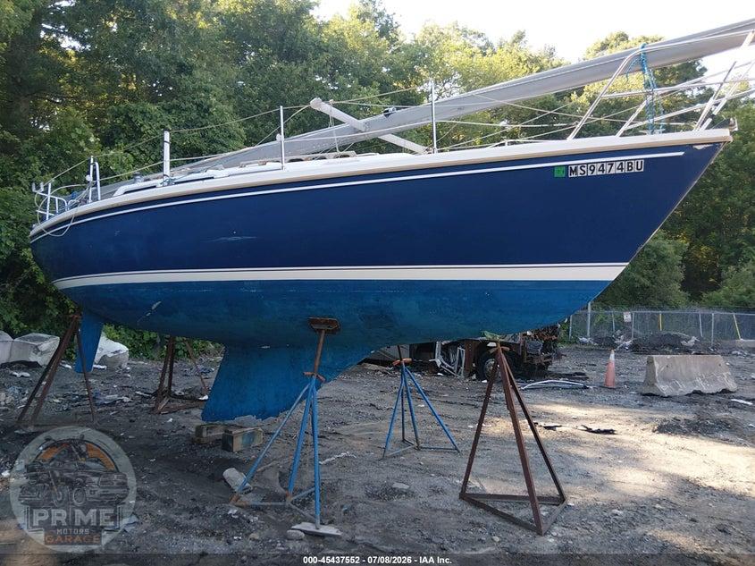 1985 CATALINA 30' — фото 1