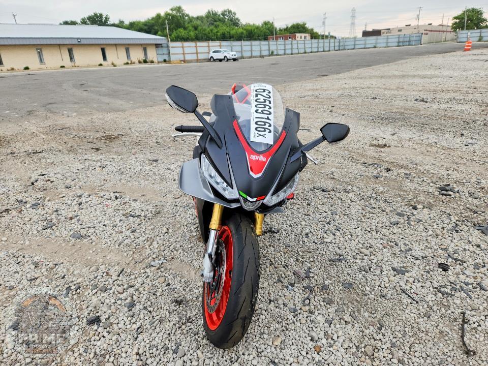 2024 APRILIA RSV4 — фото 2